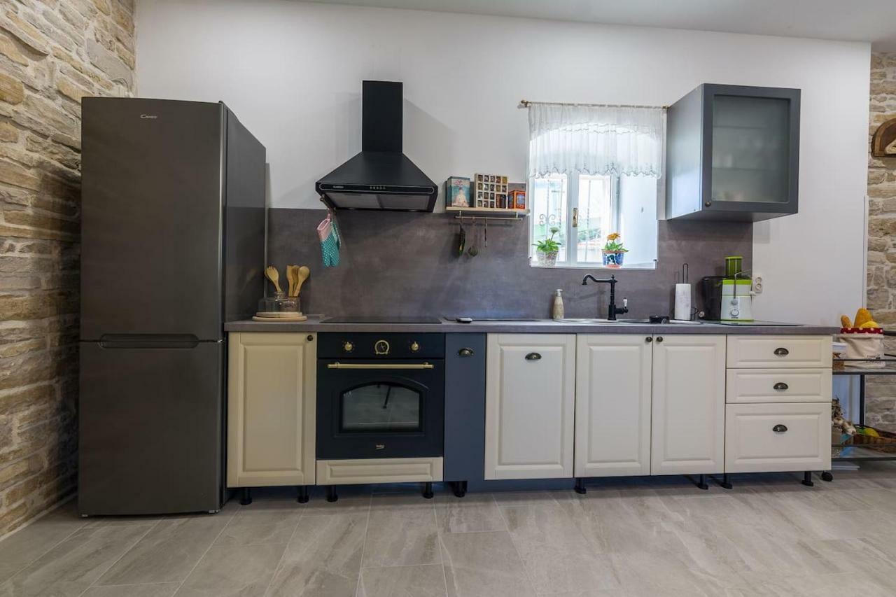 Apartment Nostalgija, Бенковац Екстериор снимка